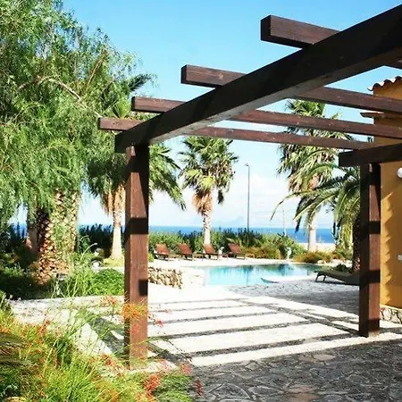 Cialoma Aparthotel 3*